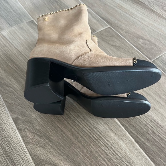 Chanel suede boot size 39 - Picture 4 of 6